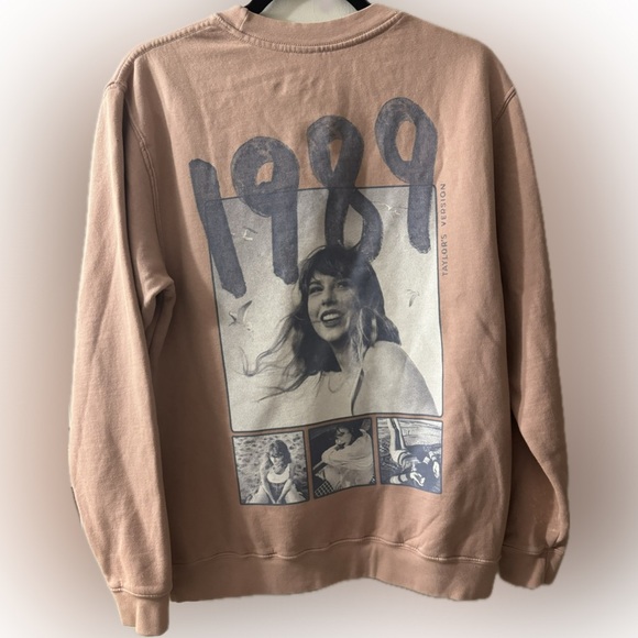 Tops - Official Taylor Swift 1989 Crew Neck Sweatshirt